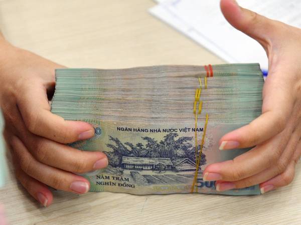 1 năm chuyển 2 nơi làm việc, có được tính giảm trừ người phụ thuộc đủ 12 tháng?