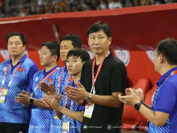 'Cơn lốc đường biên' gần 2 tháng chưa trở lại, HLV Kim Sang-sik thêm phần khó khăn