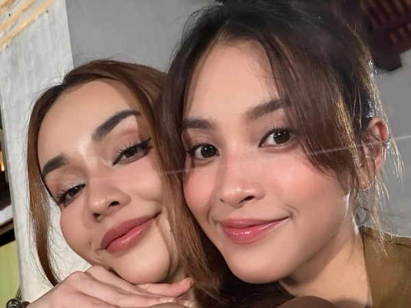 'Bùng binh tình ái' hot nhất hiện tại: Tiểu Vy đăng đàn ngập drama, người yêu tin đồn Quốc Anh liền tung bức ảnh gây xôn xao