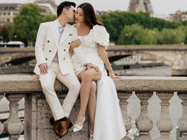 Chủ tịch nổi tiếng đăng ảnh hiếm với Hoa hậu Đỗ Mỹ Linh, vị trí đặt bàn tay khiến dân tình đứng ngồi không yên