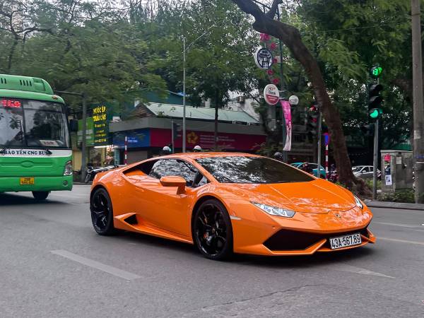 Đại gia Hà Nội tậu Lamborghini biển 567.89, biển số bằng nửa giá trị siêu xe