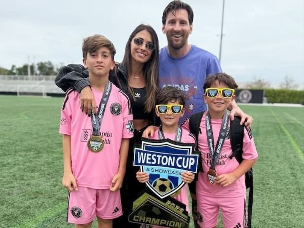 Con trai Messi gây bão với pha solo ghi bàn ngoạn mục