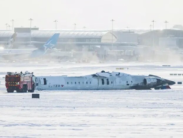 Lý do toàn bộ hành khách sống sót trong vụ máy bay lật ngửa ở Canada