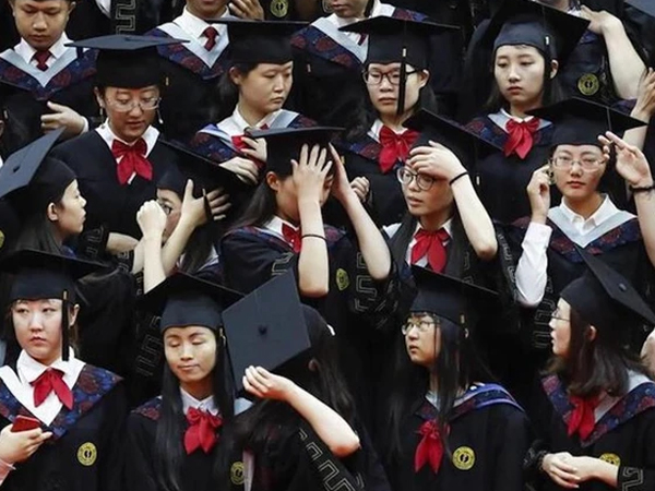 Làm thợ xây còn hơn làm văn phòng: Cuộc khủng hoảng thất nghiệp ở các quốc gia lớn nhất châu Á đang diễn ra như thế nào?