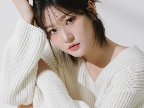 Trước khi qua đời, Kim Sae Ron lên sân thượng khóc nức nở vì lời xin lỗi muộn màng từ phóng viên Hàn