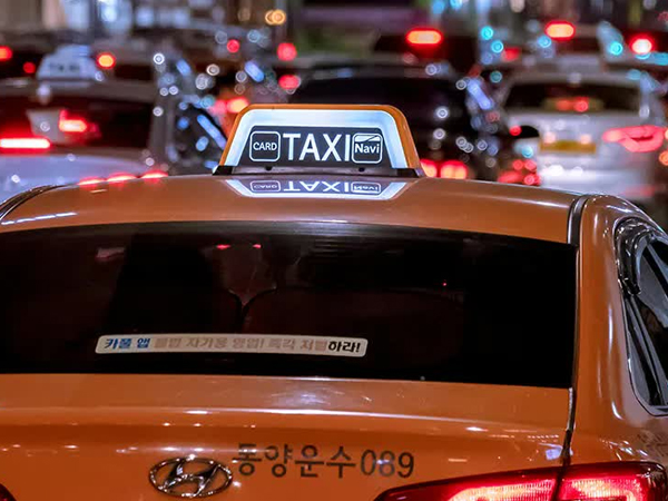 Taxi đi nhầm đường, nữ sinh nhảy ra khỏi xe vì tưởng mình bị bắt cóc rồi bị đâm tử vong: Tòa tuyên án ra sao với tài xế?
