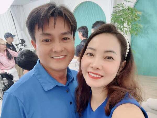 Tài tử Việt đình đám đưa vợ đi làm 1 việc đặc biệt, mong được làm cha sau 9 năm kết hôn chưa có con