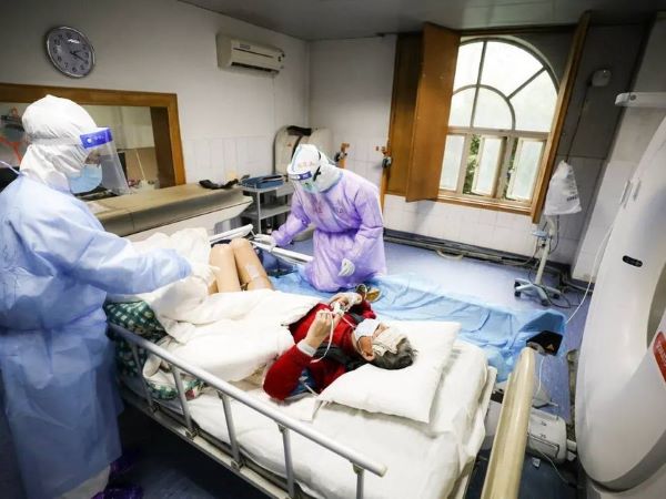 Trung Quốc phát hiện virus corona mới có thể lây sang người giống COVID-19