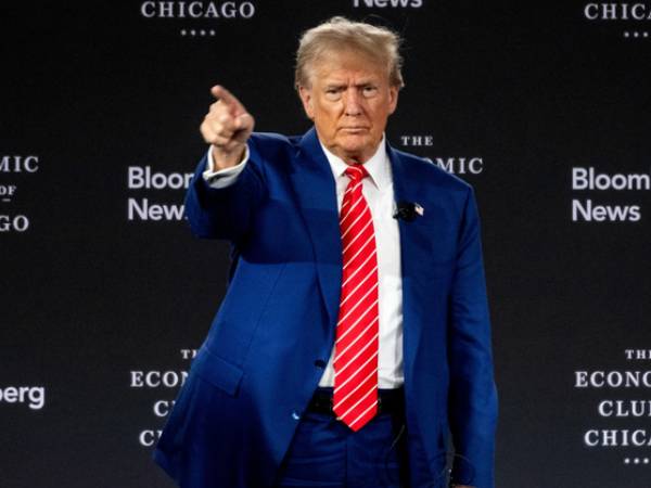 30 ngày và cách Tổng thống Donald Trump đảo lộn trật tự thế giới