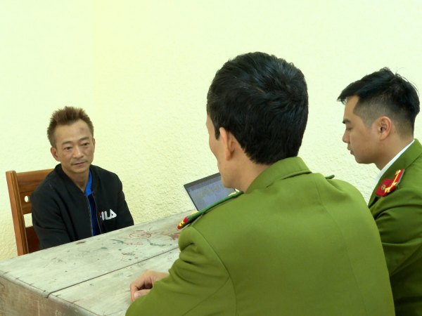Vụ ô tô kéo lê xe máy 3km: Tài xế đã uống 1 lít rượu, từng trộm ô tô ở trụ sở... công an huyện