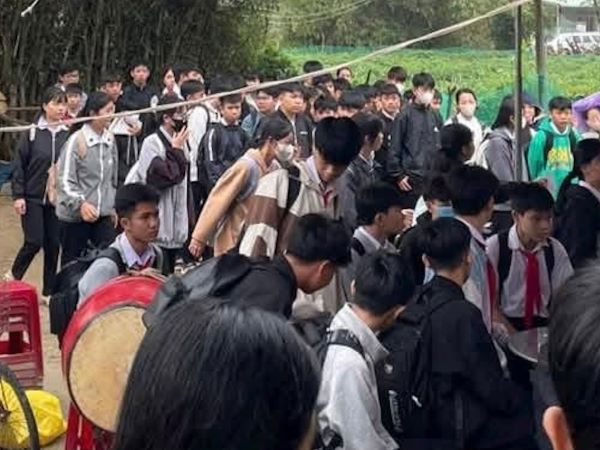 Điều tra vụ 3 học sinh chơi bóng chuyền bị điện giật thương vong