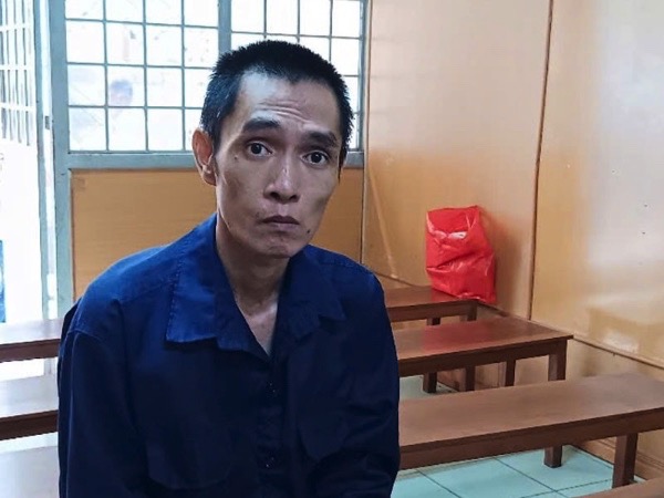 Đâm trọng thương hàng xóm vì hát karaoke gây ồn ào