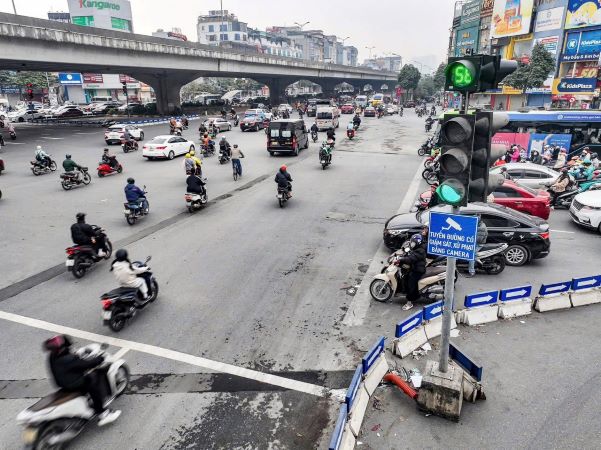 Cục CSGT: Xử lý nghiêm hành vi điều khiển đèn tín hiệu giao thông trái phép