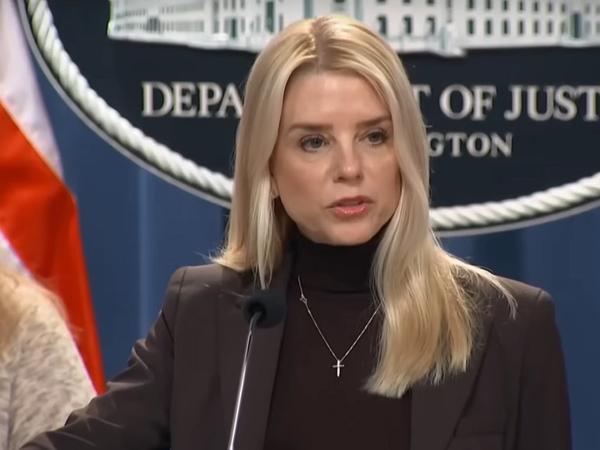 Bộ Tư pháp Mỹ cảnh báo chính quyền các bang cần tuân thủ sắc lệnh của ông Trump