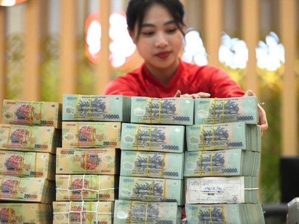 Hàng loạt ngân hàng hạ lãi suất huy động
