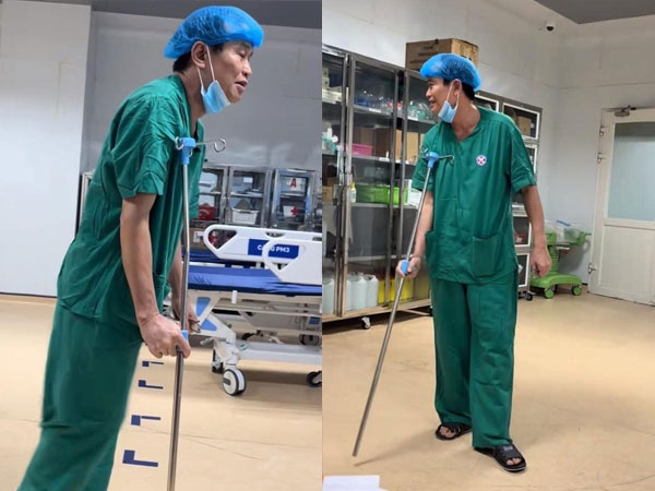 Bức ảnh bác sĩ 'chống nạng' bước ra khỏi phòng mổ gây sốt