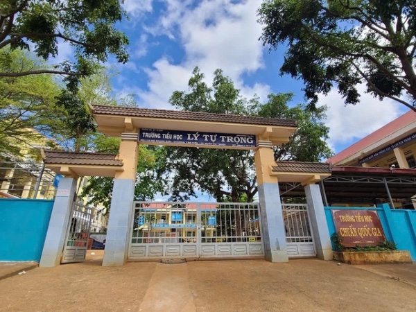 Tạm dừng công việc giảng dạy của giáo viên bị 'tố' đánh, hành hạ nhiều học sinh