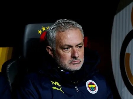 Jose Mourinho bị phạt vì phát ngôn phân biệt chủng tộc
