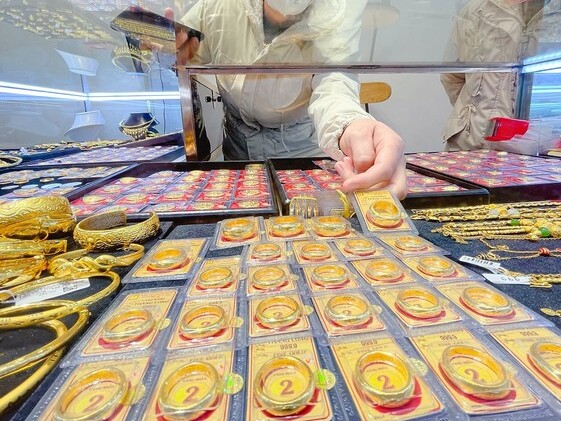 Giá vàng giảm ngày thứ 4 liên tiếp