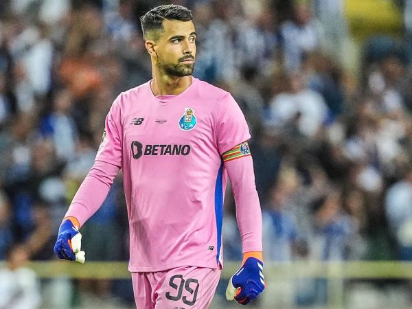 MU chi đậm mua Diogo Costa thay Onana