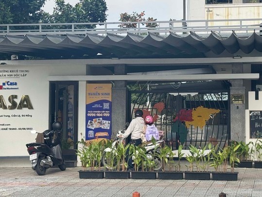 Chủ nhóm mầm non lên tiếng về vụ bé gái 4 tuổi té lăn xuống cầu thang