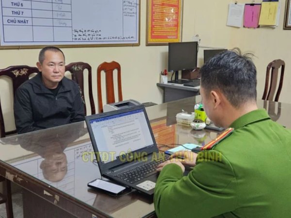 Đối tượng truy nã Vũ Văn Độ ra đầu thú sau một tháng lẩn trốn