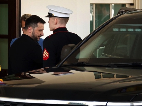 Cố vấn của ông Trump kể khoảnh khắc mời Tổng thống Ukraine rời Nhà Trắng