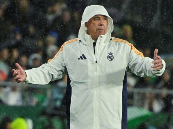 Real Madrid 5 trận mất 10 điểm, Ancelotti trách Mbappe và dàn sao