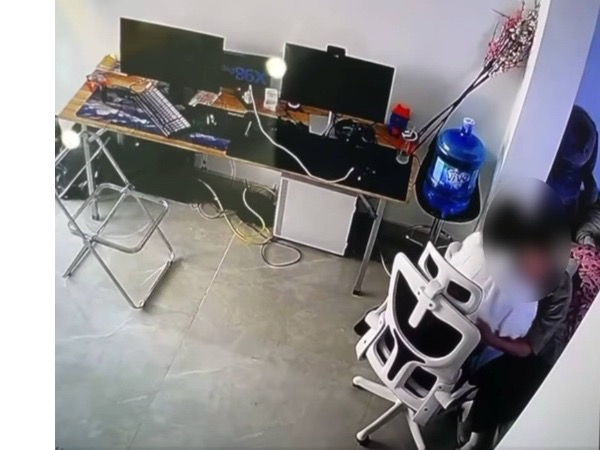Vụ ngoại tình hot nhất MXH hôm nay: Bỏ 400 triệu đồng giúp chồng làm ăn, vợ mở camera phát hiện sự thật đau lòng
