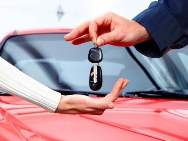 Chồng mất việc nhưng vẫn không chịu bán ô tô trả nợ