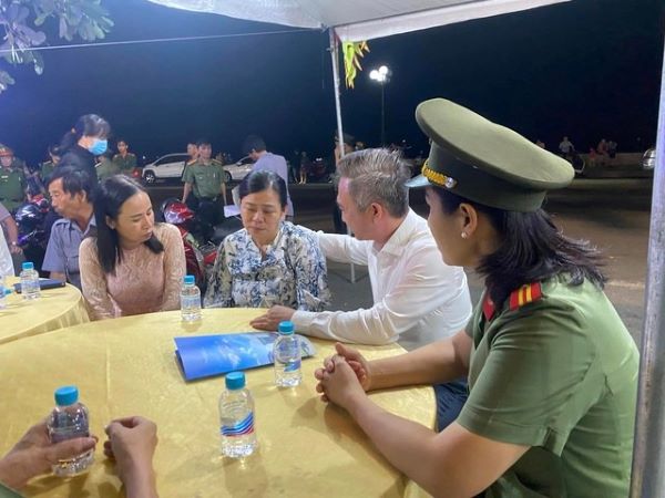 Buổi sáng cuối cùng của chiến sĩ cảnh sát bị đâm tử vong: Mang đồ ăn sáng cho mẹ, rồi đi không về nữa