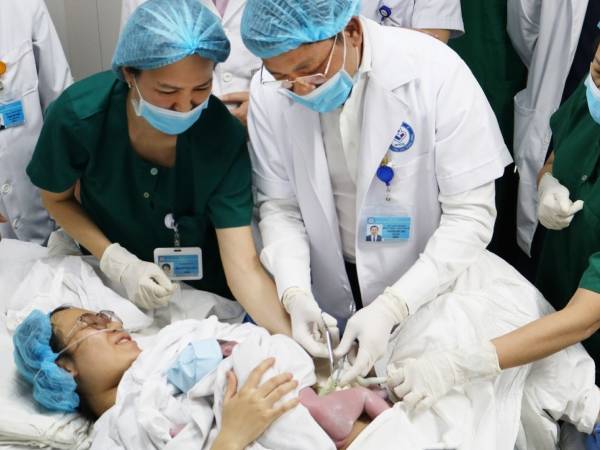 Dân số Việt Nam sẽ bắt đầu tăng trưởng âm sau 3 thập kỷ nếu giữ đà mức sinh thấp