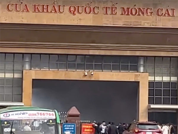 4 người bị bỏng trong vụ cháy ở cửa khẩu Móng Cái, có cả nhân viên hải quan