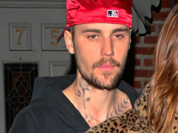 Justin Bieber ngang nhiên đăng ảnh hút cần sa gây phẫn nộ