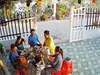 Thực khách choáng váng sau khi bếp gas mini phát nổ ngay trên bàn ăn
