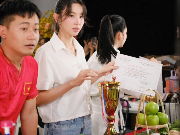 Hóng: Hoa hậu Thùy Tiên bị khắp nơi cà khịa, truy lùng chỉ vì... viên kẹo rau