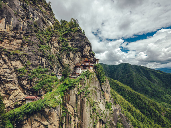 Kinh ngạc cuộc sống thường nhật ở 'vương quốc hạnh phúc' Bhutan