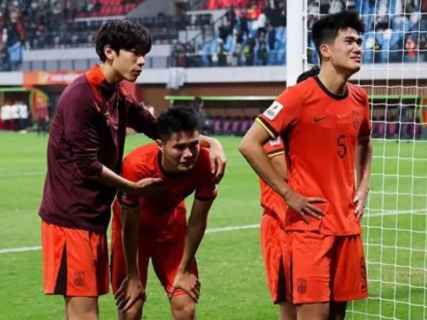 Tuyển Trung Quốc bị chỉ trích dữ dội vì muốn 'chấp tuổi' để đấu U22 Việt Nam, Hàn Quốc
