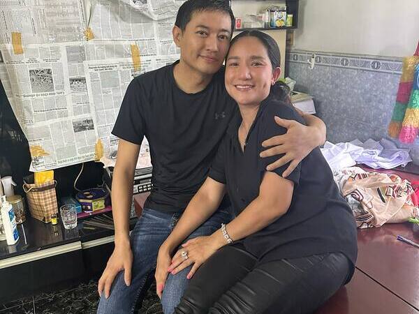 Căn phòng đơn sơ, chỗ đựng đồ che bằng giấy báo Quý Bình sống trước khi qua đời ở tuổi 42