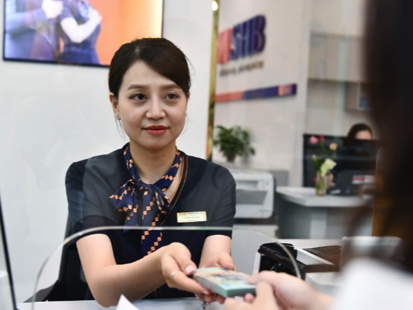 Lãi suất cao rơi rụng dần, soi ngân hàng duy trì mức trên 6%/năm