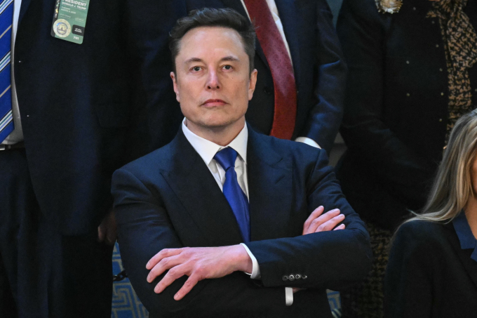 Elon Musk liên tục 'đấu khẩu' với các bộ trưởng Mỹ, điều gì đang xảy ra?