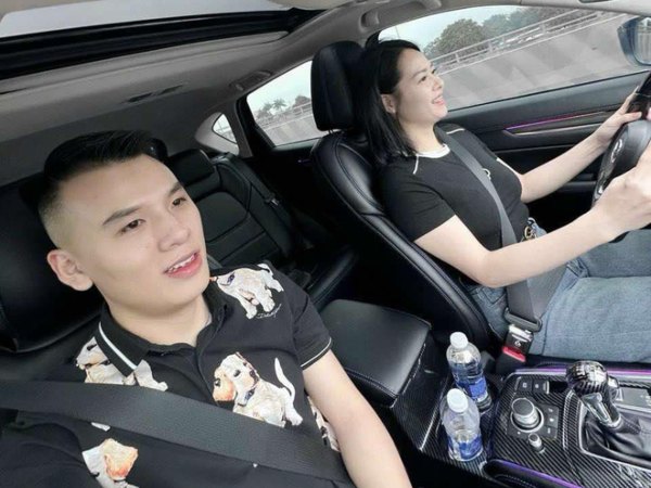 Thầy giáo dạy lái xe điển trai gây 'sốt' mạng, học viên xin học ầm ầm, mỗi tháng kiếm vài trăm triệu