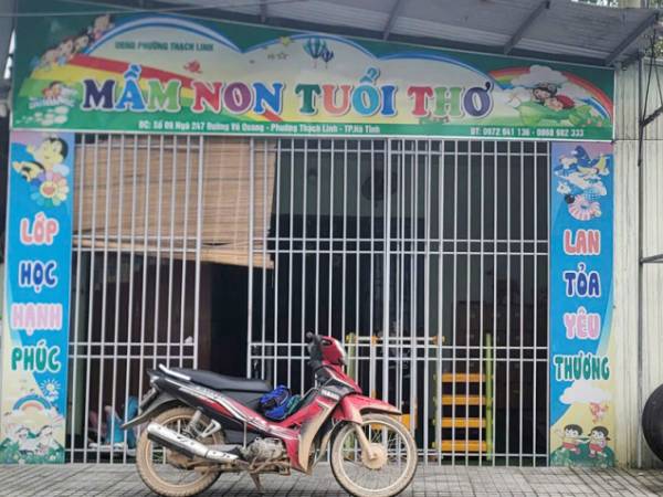 Vụ bé 15 tháng tuổi bị ô tô phụ huynh cán tử vong: Cô giáo bận làm gì lúc xảy ra sự việc?