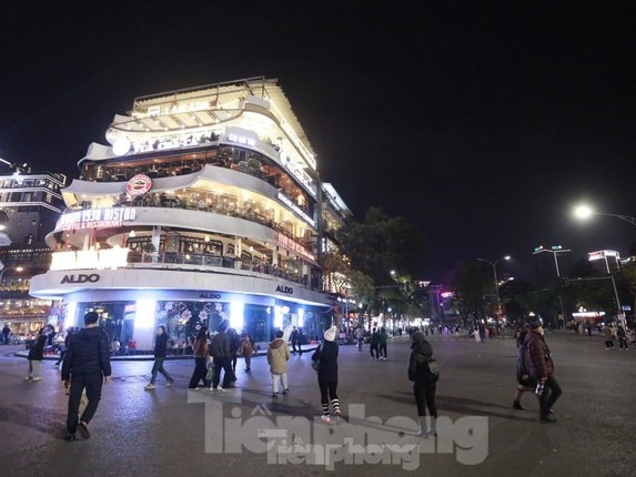 Hà Nội sẽ có quảng trường 12.000m2 sau dỡ tòa nhà 'Hàm cá mập'