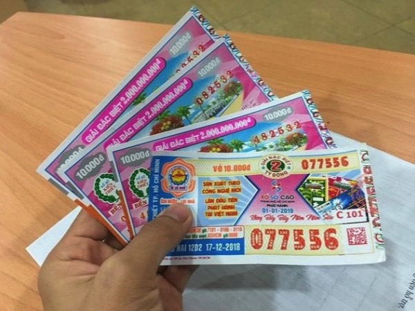 Người phụ nữ tố nhờ cháu dò hộ vé số rồi bị chiếm đoạt luôn 2 tờ trúng giải nhất