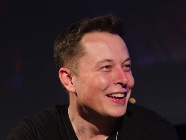 Elon Musk 'bốc hơi' số tiền bằng GDP của cả một quốc gia trong một ngày