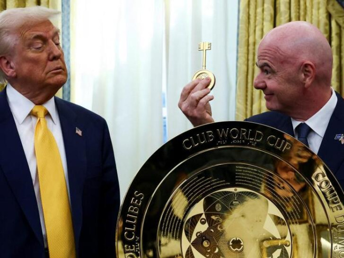'Họ đã gian lận cuộc bầu cử và tôi trở thành Tổng thống': Tại sao ông Trump nói vậy với Chủ tịch FIFA?