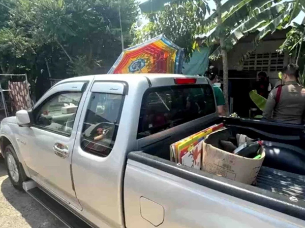 Con trai đến thăm mẹ, sợ làm phiền nên ngủ trong ô tô, sáng hôm sau mẹ nhìn vào trong xe mà ám ảnh