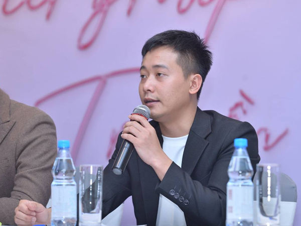 Quang Linh Vlogs tuyên bố kẹo rau không thay thế được rau, dừng livestream quay về Angola