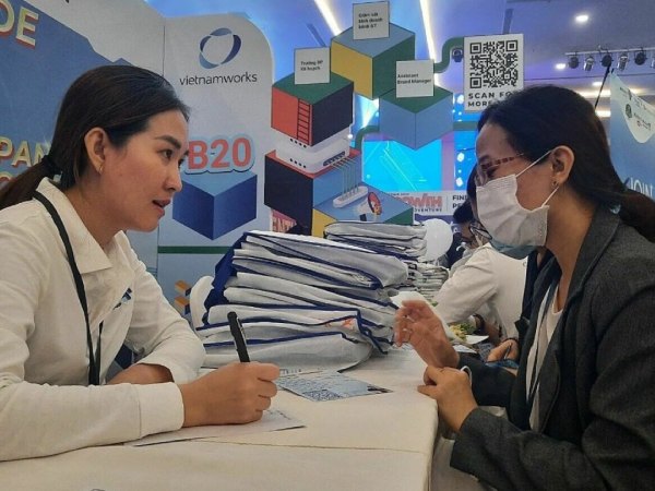 Hơn 30% người ở TP HCM muốn lương trên 20 triệu, có bao nhiêu công ty chịu trả?